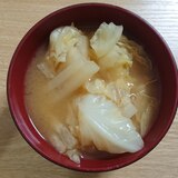 キャベツと大根の味噌汁